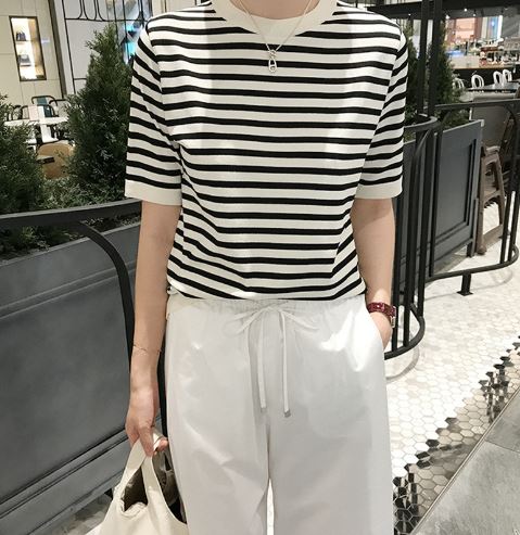 Classic Versatile Spring/Summer Black and White Striped Ice Silk Knit Women's Top - Loose Fit, Slimming Short Sleeve T-shirt